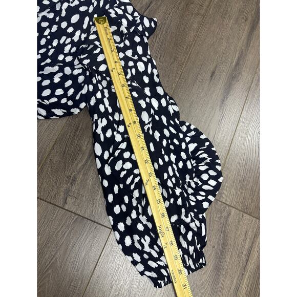 Chico’s Black White Abstract Print Ruffle Sleeve Blouse Women’s Size 2 (L/12) - Picture 6 of 7